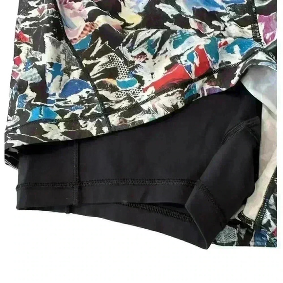 Lululemon Run Times Short II *4" Size 6 - Picture 8 of 8